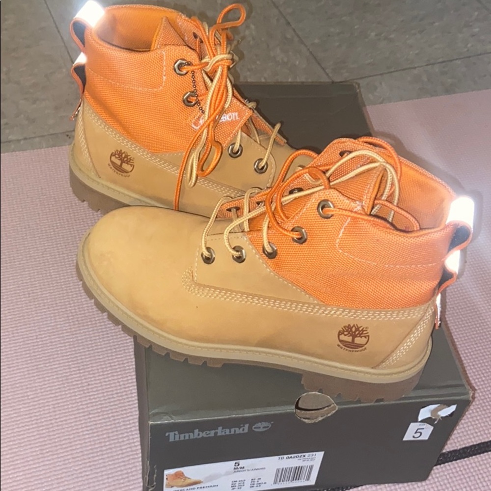 COPY - Brand new Timberland. Size5Y